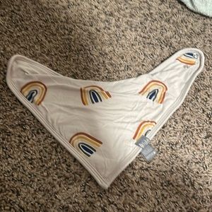 Kyte Bib in rust rainbow on oat